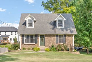 1267 Cloverdale Dr, Clarksville, TN 37040