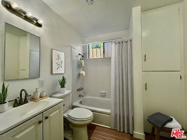 533 W 75th Street 3, Los Angeles, CA 90044