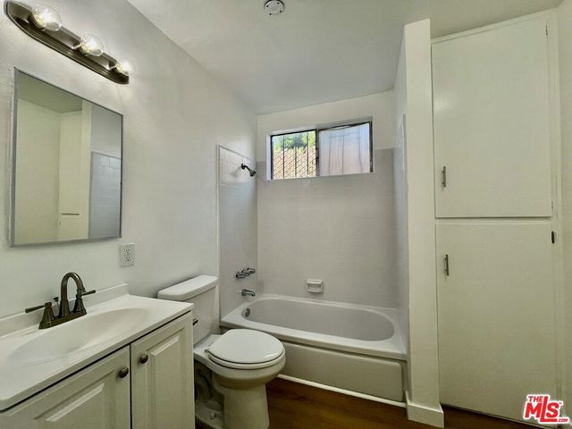 533 W 75th Street 3, Los Angeles, CA 90044