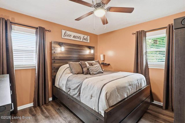 10021 Normie Ln, Louisville, KY 40229