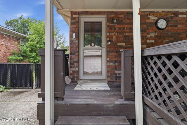 10021 Normie Ln, Louisville, KY 40229