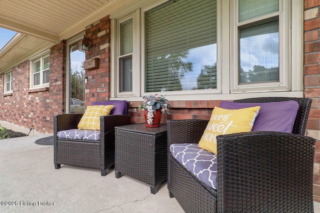 10021 Normie Ln, Louisville, KY 40229