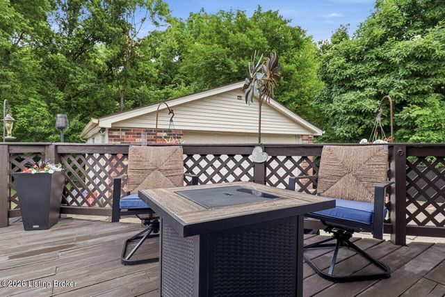 10021 Normie Ln, Louisville, KY 40229