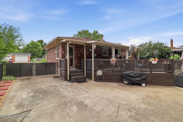 10021 Normie Ln, Louisville, KY 40229