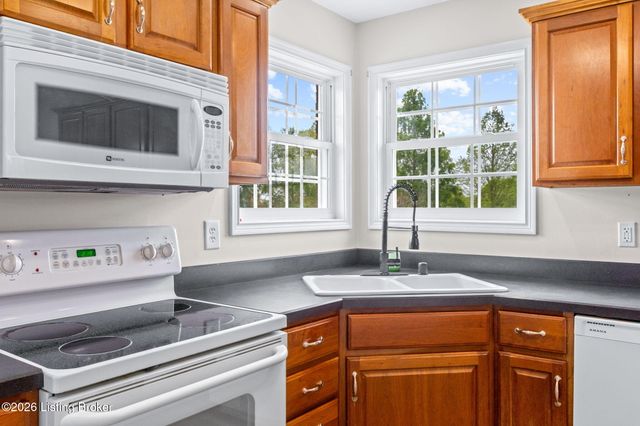 176 Mill Trace Ct, Shepherdsville, KY 40165