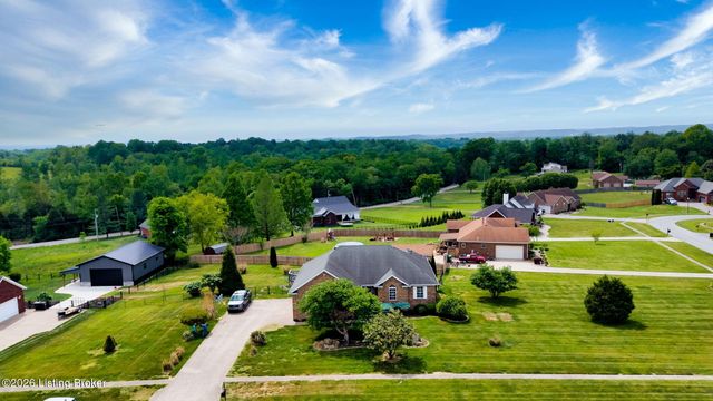 176 Mill Trace Ct, Shepherdsville, KY 40165