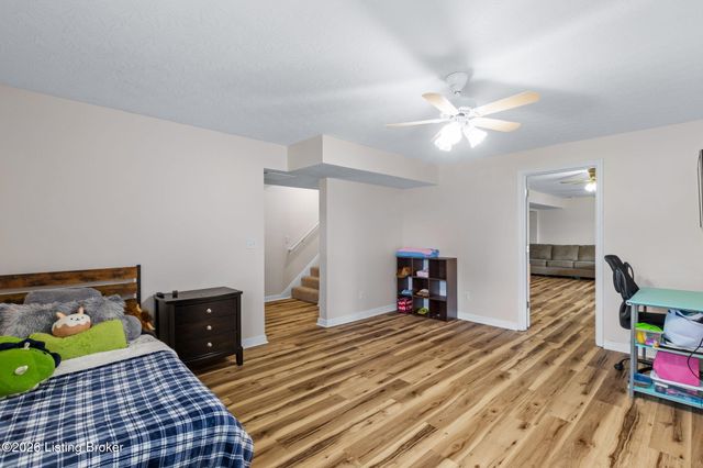 176 Mill Trace Ct, Shepherdsville, KY 40165