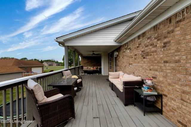 176 Mill Trace Ct, Shepherdsville, KY 40165