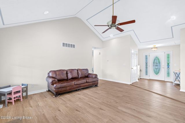 176 Mill Trace Ct, Shepherdsville, KY 40165