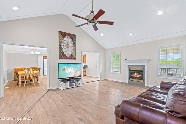 176 Mill Trace Ct, Shepherdsville, KY 40165
