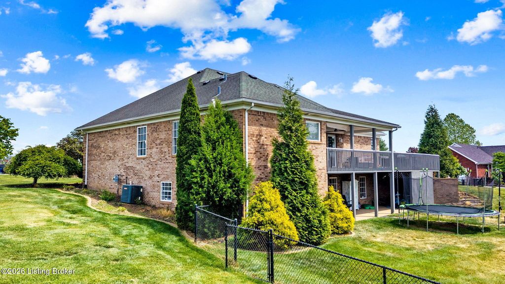 176 Mill Trace Ct, Shepherdsville, KY 40165