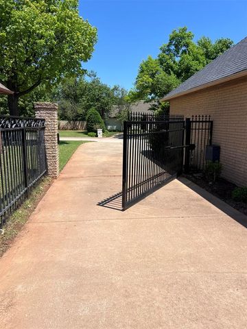 12905 Fox Forest Circle, Oklahoma City, OK 73142