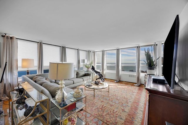 4800 S Chicago Beach Drive 2612S, Chicago, IL 60615