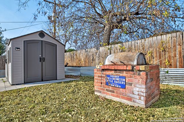 5303 Cerro Vista, San Antonio, TX 78233