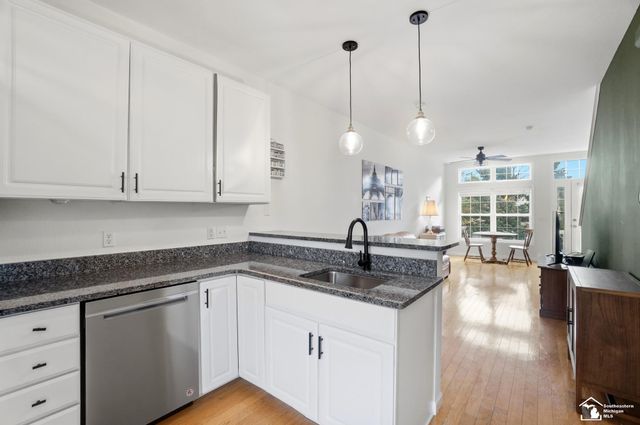 208 Beachwalk Trail, Luna Pier, MI 48157