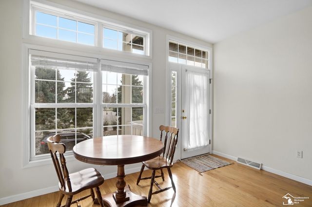 208 Beachwalk Trail, Luna Pier, MI 48157