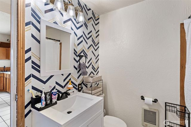 624 E Division Lane, Tacoma, WA 98404