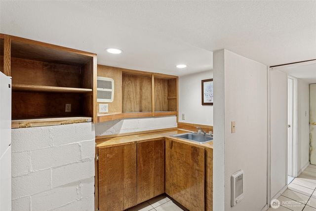 624 E Division Lane, Tacoma, WA 98404