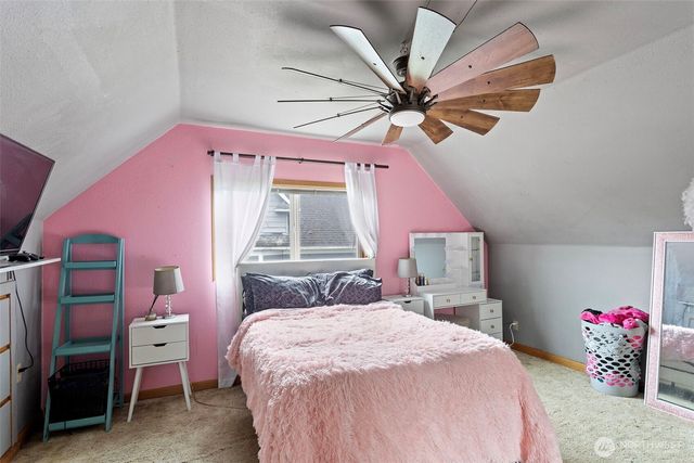 624 E Division Lane, Tacoma, WA 98404