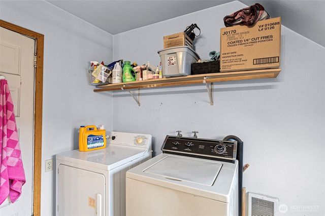 624 E Division Lane, Tacoma, WA 98404