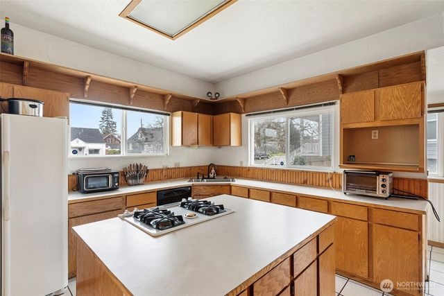 624 E Division Lane, Tacoma, WA 98404