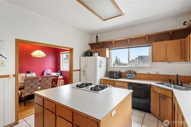 624 E Division Lane, Tacoma, WA 98404