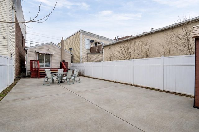 1094 AVENUE C, Bayonne, NJ 07002