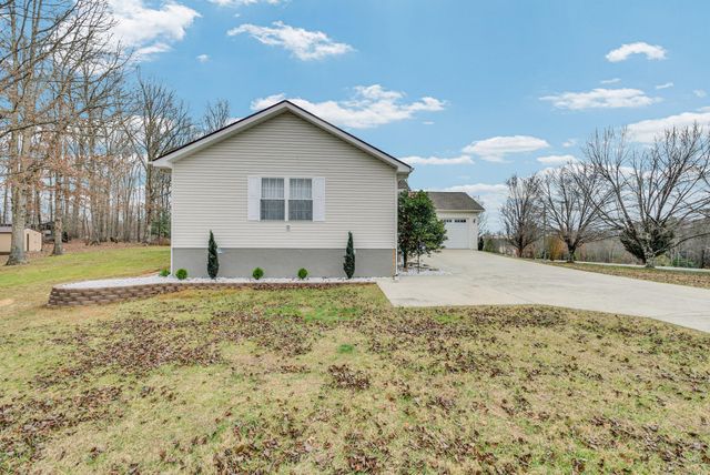 18 Sundown Lane, Crossville, TN 38571