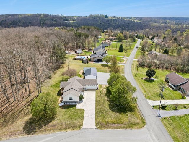 18 Sundown Lane, Crossville, TN 38571