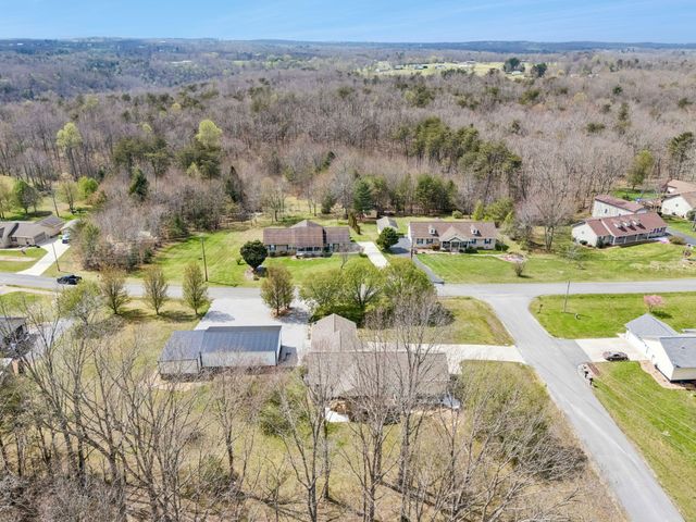 18 Sundown Lane, Crossville, TN 38571
