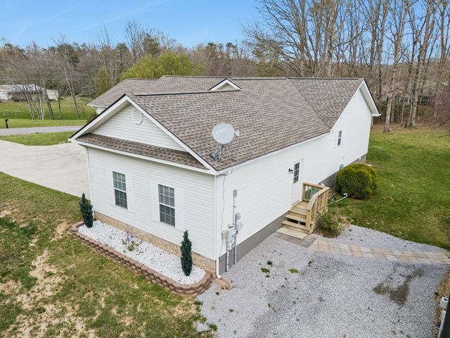 18 Sundown Lane, Crossville, TN 38571
