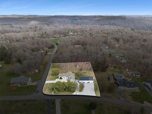 18 Sundown Lane, Crossville, TN 38571