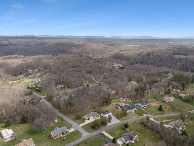 18 Sundown Lane, Crossville, TN 38571