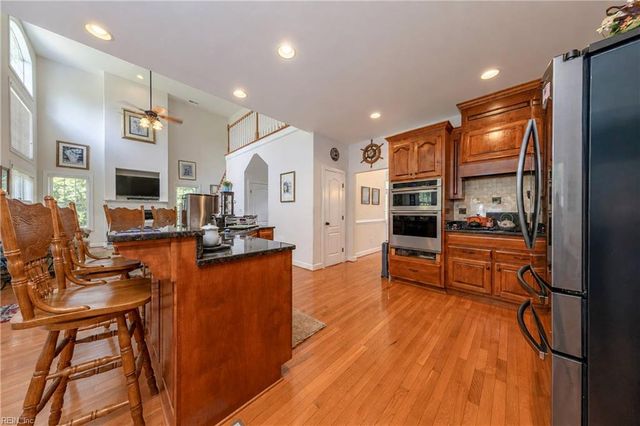 195 Stanley CT, Surry, VA 23883