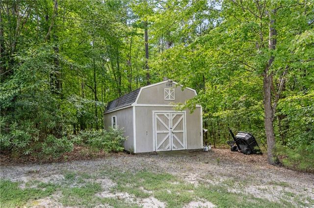 195 Stanley CT, Surry, VA 23883