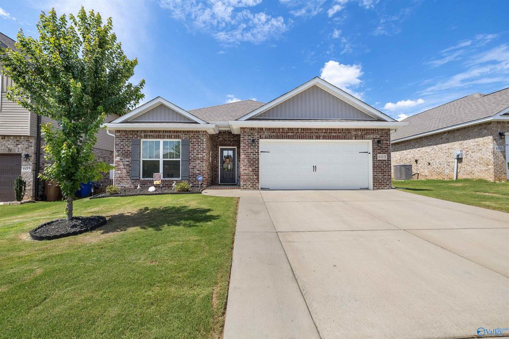 603 Magnolia Place, Hartselle, AL 35640