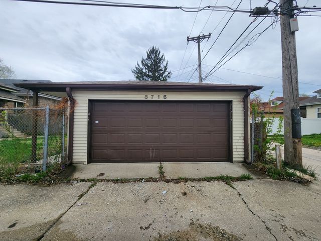 8716 S Laflin Street, Chicago, IL 60620