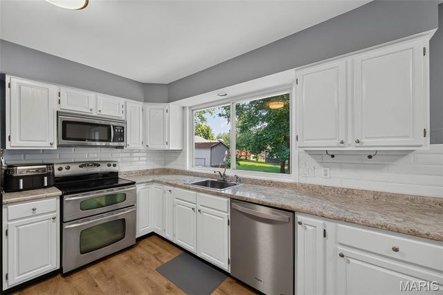 23 Crescent Woods Drive, St Peters, MO 63376