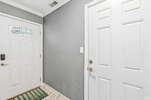 2049 N Trailridge Drive, Mishawaka, IN 46544