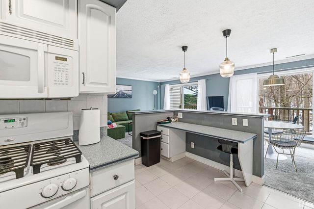 2049 N Trailridge Drive, Mishawaka, IN 46544