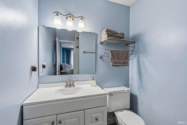 2049 N Trailridge Drive, Mishawaka, IN 46544