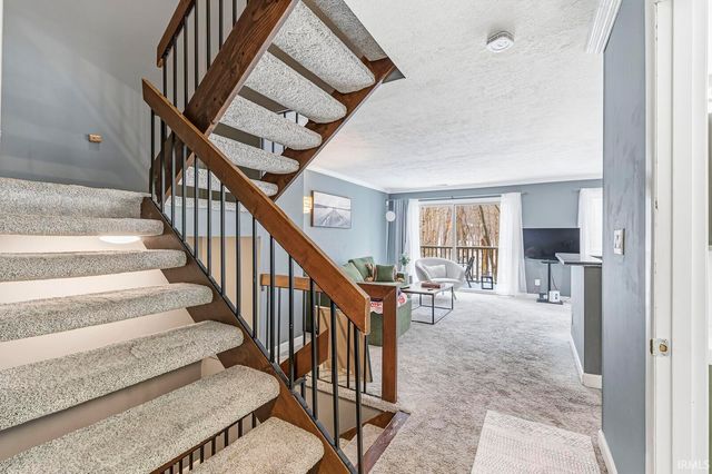 2049 N Trailridge Drive, Mishawaka, IN 46544