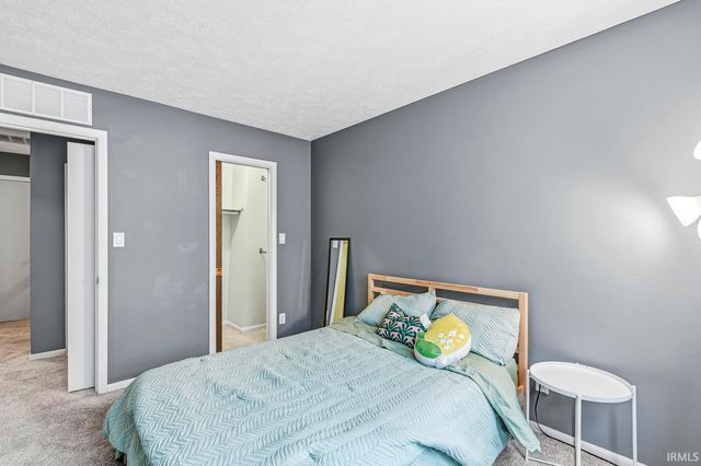 2049 N Trailridge Drive, Mishawaka, IN 46544