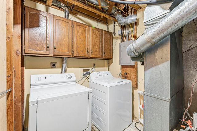 2049 N Trailridge Drive, Mishawaka, IN 46544