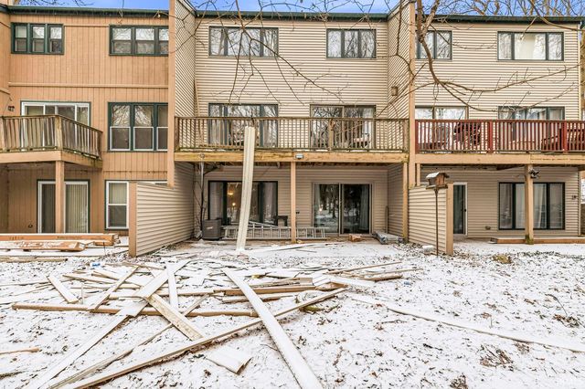 2049 N Trailridge Drive, Mishawaka, IN 46544