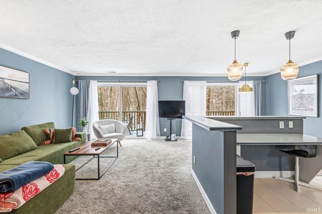 2049 N Trailridge Drive, Mishawaka, IN 46544