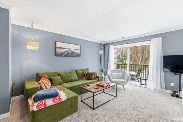 2049 N Trailridge Drive, Mishawaka, IN 46544