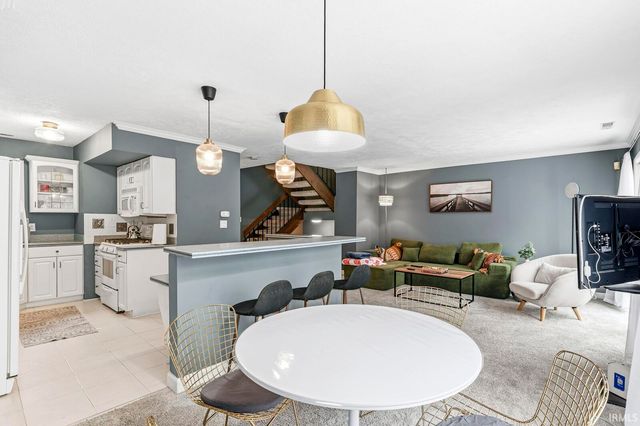 2049 N Trailridge Drive, Mishawaka, IN 46544