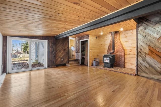 51 Himoor Cir, Randolph, MA 02368