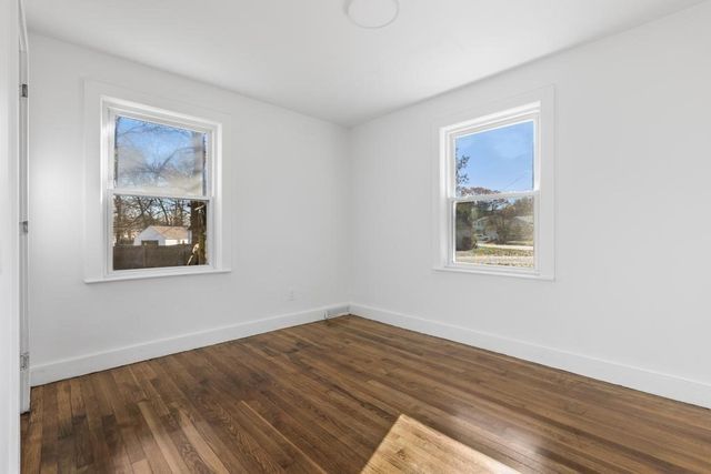 51 Himoor Cir, Randolph, MA 02368